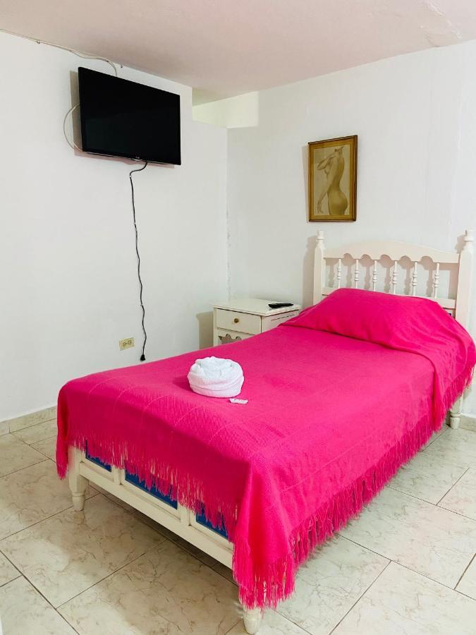 Vivienda Turistica El Zocalo Apartment Guatape Exterior photo