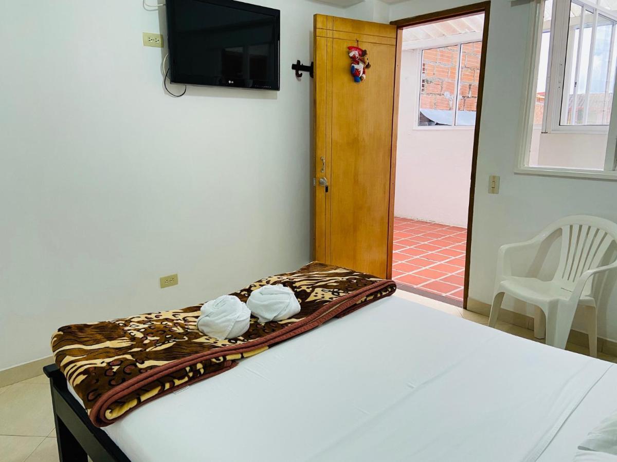Vivienda Turistica El Zocalo Apartment Guatape Exterior photo